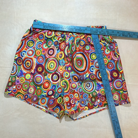 Funky shorts - Picture 4 of 5